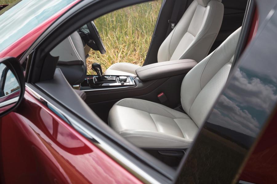 Интерьер Mazda CX-30 2019 года  (AU) (фото 28 из 41)